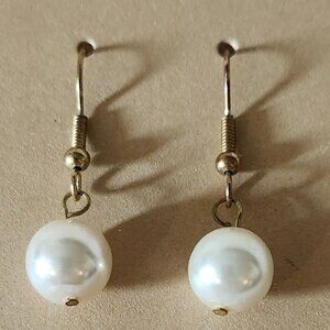 Sophisticated Flux Pearl Dangle Earrings
